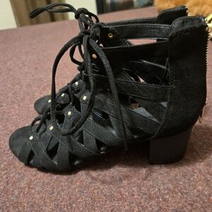 Aerosole Heelrest Zip Back Cage Bootie In Black Faux Suede Size 8M